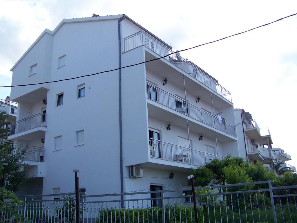 Apartments Vinka Подстрана Экстерьер фото