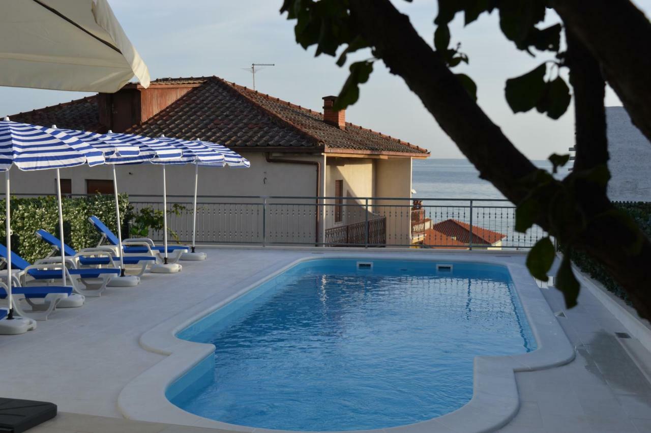 Apartments Vinka Подстрана Экстерьер фото